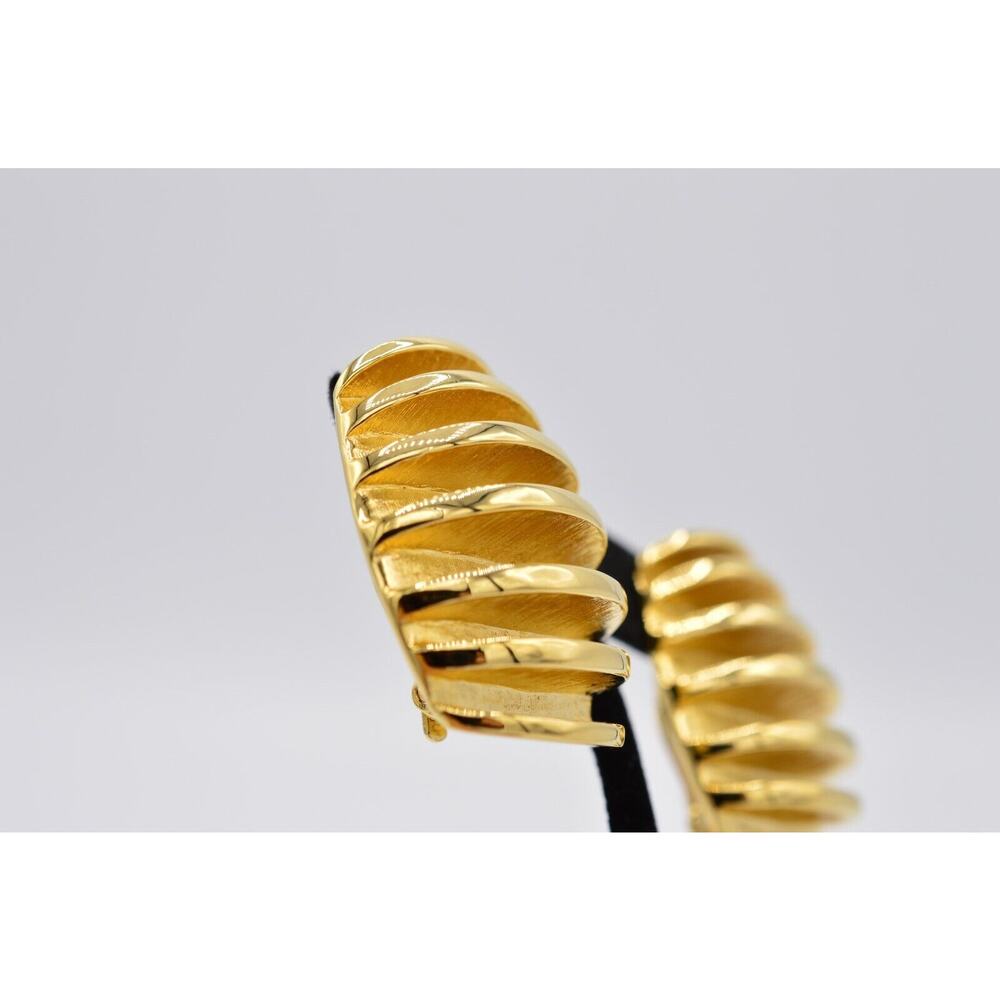 Givenchy Vintage Clip On Earrings Ribbed Chunky Heavy Gold Signed NOS 1980s BinX - Picture 6 of 12